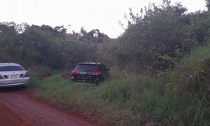 Abandonan vehículo Hurtado