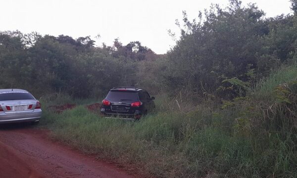 Abandonan vehículo Hurtado