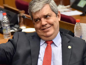 Santiago Peña anuncia a Enrique Riera como futuro ministro del Interior - Noticiero Paraguay
