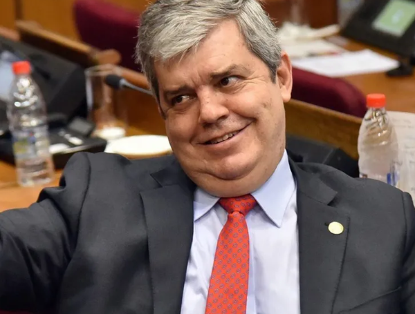 Santiago Peña anuncia a Enrique Riera como futuro ministro del Interior - Noticiero Paraguay