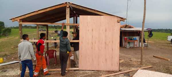 SEN proveyó materiales para la construcción de viviendas provisorias a familias indígenas - .::Agencia IP::.