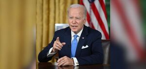 Joe Biden firma el acuerdo para elevar el techo de la deuda de EEUU hasta 2025 - Revista PLUS