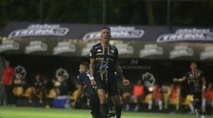 Lucas Barrios deja Trinidense