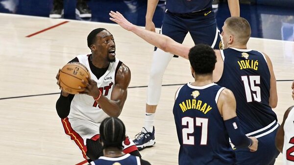 Los Heat se llevan un partido loco y empatan 1-1 las Finales