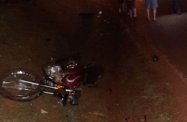 Diario HOY | Iban empujando su moto tras quedar sin combustible y mueren chocados en la ruta