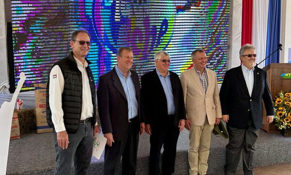 Lactolanda inaugura nueva planta de leche en polvo