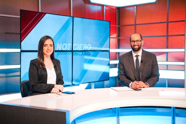 ¡Noticiero Unicanal renueva formato con Toto González y Claudia Aguilera! - Unicanal