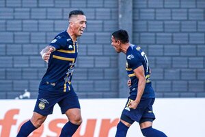 ¡Duró seis meses! Lucas Barrios no continuará en Sportivo Trinidense