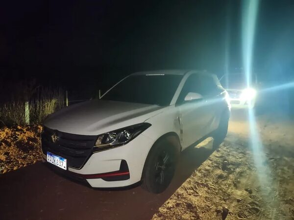 Encuentran abandonado vehículo denunciado como robado en San Pedro del Paraná - Policiales - ABC Color