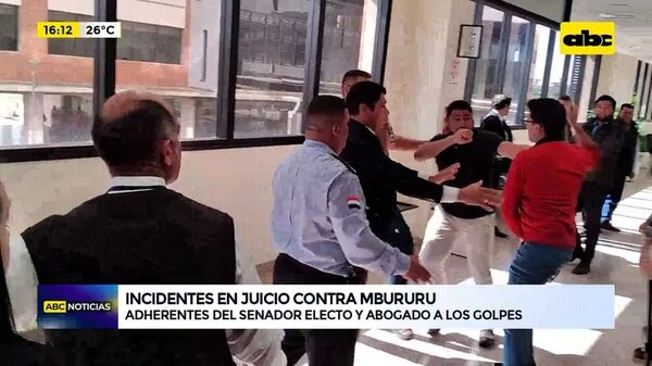 Video: Adherentes del senador electo Mbururu y abogado, a los golpes - ABC Noticias - ABC Color