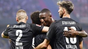 Stuttgart firma la permanencia ante Hamburgo