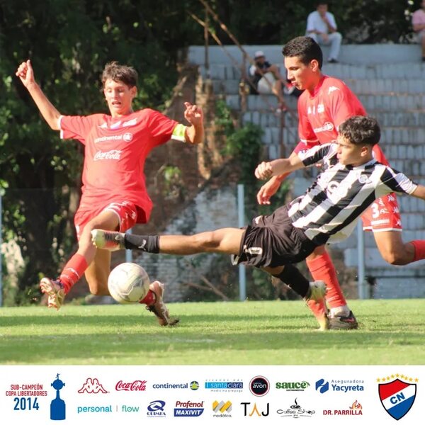 Libertad lidera la Sub 14 con dos escoltas - Fútbol - ABC Color