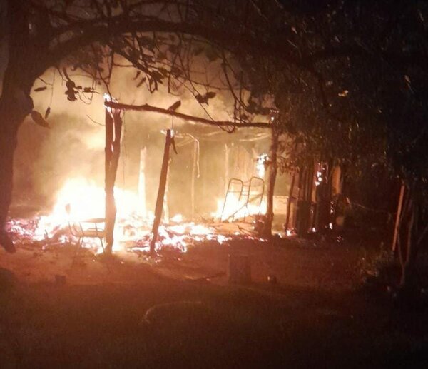 Yby Ya’u: Queman viviendas e hieren a menor con machete