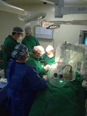 Niño de 3 años recibe implante coclear en Hospital de Clínicas - trece