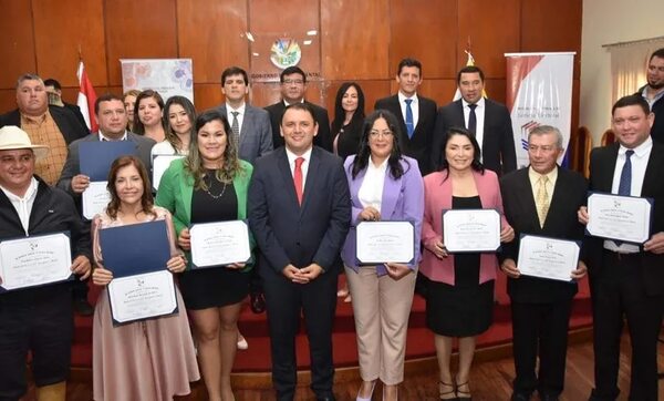 Tribunal Electoral proclama a ediles departamentales de Misiones - Política - ABC Color