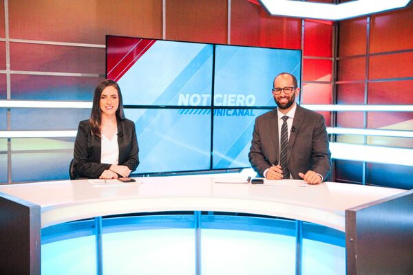 Volvió Claudia Aguilera y conduce el noticiero de Unicanal - Te Cuento Paraguay