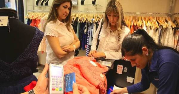 La Nación / Consumo sigue bajo ante alta pérdida del poder adquisitivo