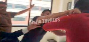 Seguidores de “Mbururú” y abogados querellantes se agarran a los golpes – Diario TNPRESS