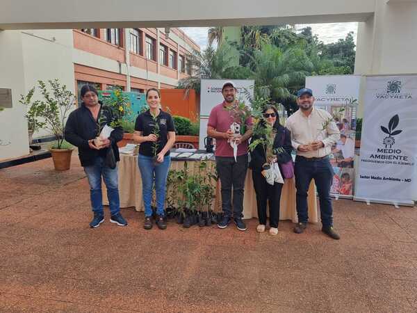 ENTREGAN PLANTINES GRATUITOS EN CONMEMORACIÓN AL DÍA MUNDIAL DEL MEDIO AMBIENTE