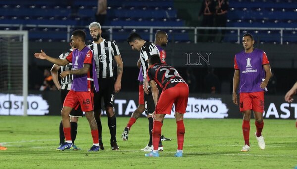 Versus / Libertad y un partido clave en Curitiba con la ilusión de llegar a octavos