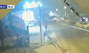 Motociclista evitó a un peatón y terminó muriendo en Asunción | Telefuturo