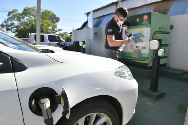 ANDE busca incentivar movilidad eléctrica con instalación de cargadores en rutas - Economía - ABC Color