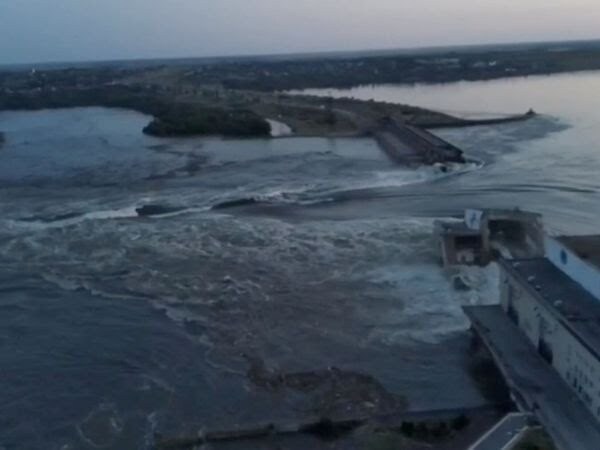 Ucrania investiga explosión de represa como “crimen de guerra” y “crimen ambiental” | 1000 Noticias