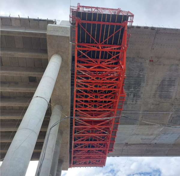 Solo falta un metro para concretar la unión del puente Héroes del Chaco - .::Agencia IP::.