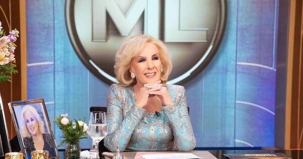 La Nación / “Me veo rarísima”: Mirtha Legrand reaccionó a su estatua en su ciudad natal