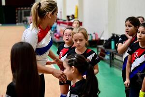Práctica de vóley en la SND desarrolla talento en niñas y adolescentes