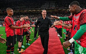 Versus / El futbolista paraguayo que homenajeó a Zlatan Ibrahimovic