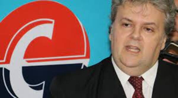 Crisis en Copaco: funcionarios se lanzan contra Sante Vallese