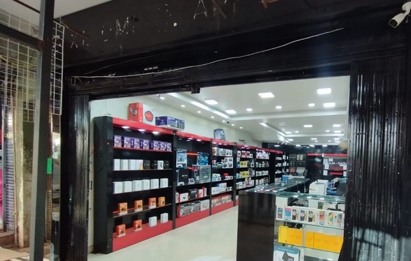 Turistas son asaltados en pleno comercio de CDE - Noticias Paraguay