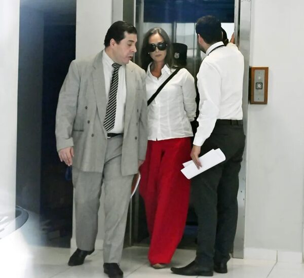Dictan prisión preventiva para esposa de militar que quiso ayudar a Tío Rico - Política - ABC Color