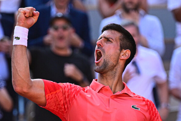 Versus / Djokovic apaga la revuelta de Khachanov y espera en 'semis' a Alcaraz