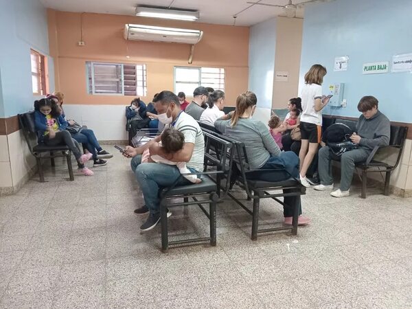 Hospital de Clínicas está desbordado por pacientes pediátricos respiratorios - Nacionales - ABC Color
