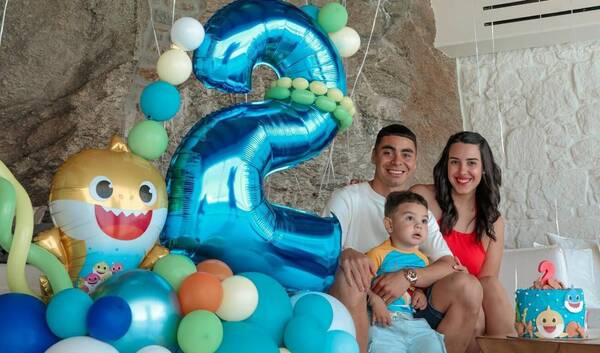 [GALERÍA] ¡Apenami! Almirón'i festejó su cumple en Grecia
