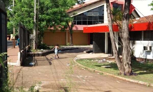 Seccional 1 de CDE saqueada y en ruinas durante gestión del zacariista Blas Darío Domínguez