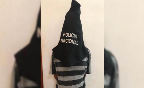 Detienen a joven que registra orden de captura