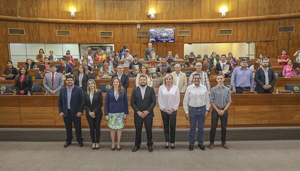 Indert entregó títulos de propiedad en Diputados