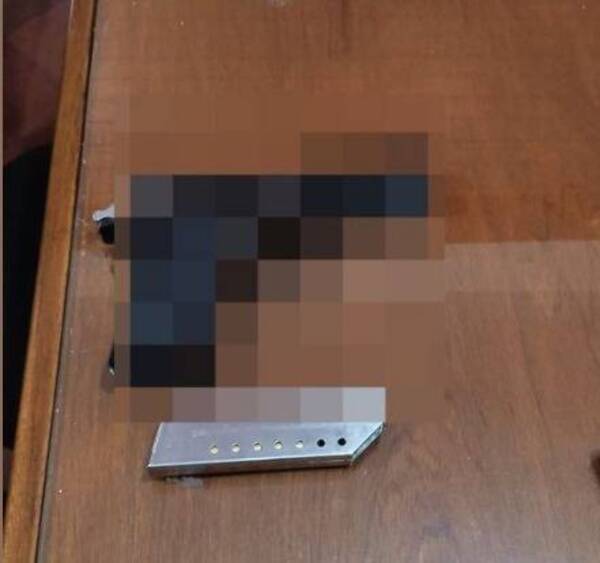 Encontraron arma de juguete en la mochila de un alumno