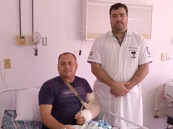 Clínicas evita la amputación de una mano mediante trasplante de huesos - trece