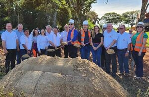 Palada inicial para construcción de polideportivo en Naranjal - ABC en el Este - ABC Color