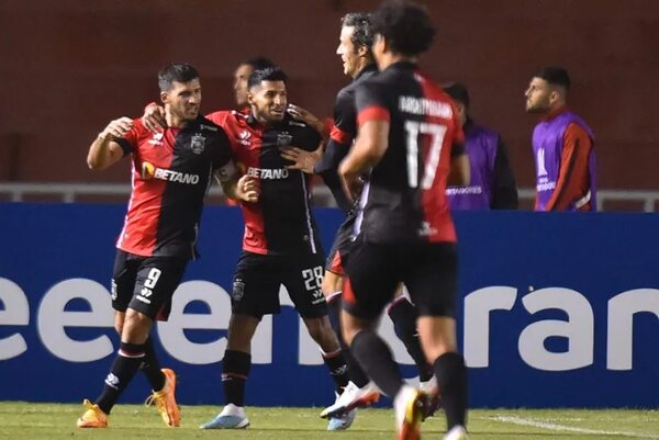 Melgar golea a Patronato y clasifica a Olimpia - Fútbol Internacional - ABC Color