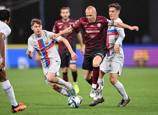 Andrés Iniesta finaliza su aventura nipona con amistoso ante Barcelona - Fútbol Internacional - ABC Color
