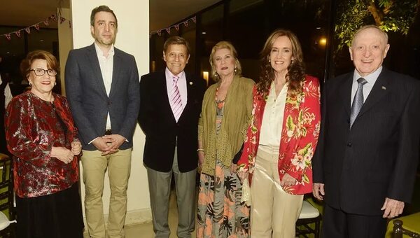 Encuentro del “Coronation Curry Dinner” - Estilo de vida - ABC Color