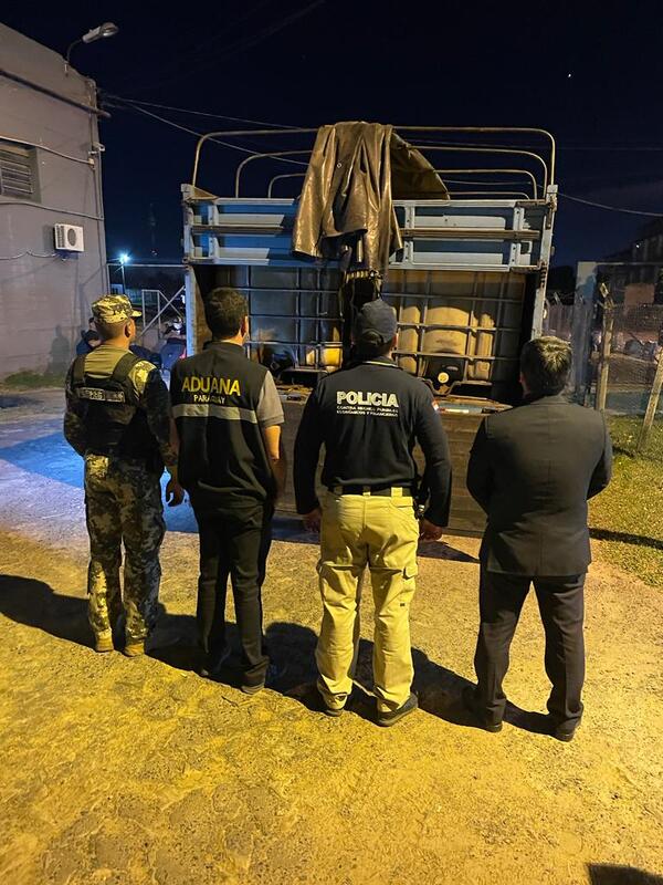 Incautan combustible por valor de G. 220 millones en control fronterizo | 1000 Noticias