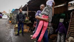 Comuna interviene feria de Judas Kái en el Mercado 4