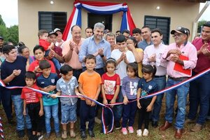 Mario Abdo Benítez inaugurará viviendas y aulas en Itapúa
