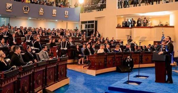 La Nación / Diputados de Bukele reducen de 84 a 60 bancas legislativas